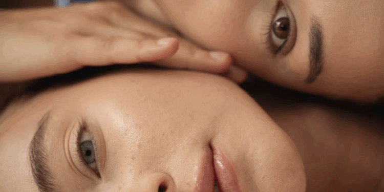 The No Makeup First Date: Why Women Are Showing Up as Themselves